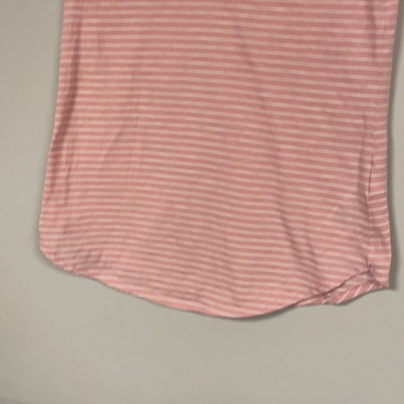 Abercrombie & Fitch Women's  V neck pink and white striped Tee, short sleeves, S - Picture 4 of 5